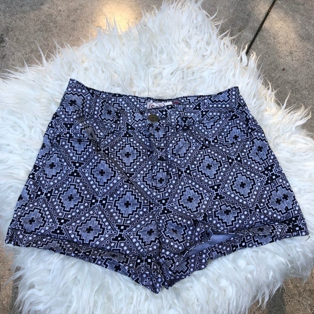 SO High-waisted Shorts 